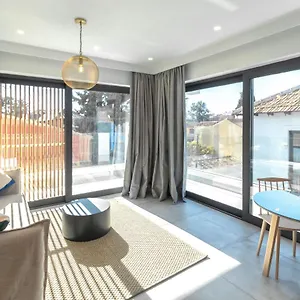 https://livemalaga-pedregalejo-suites.1costadelsol.com
