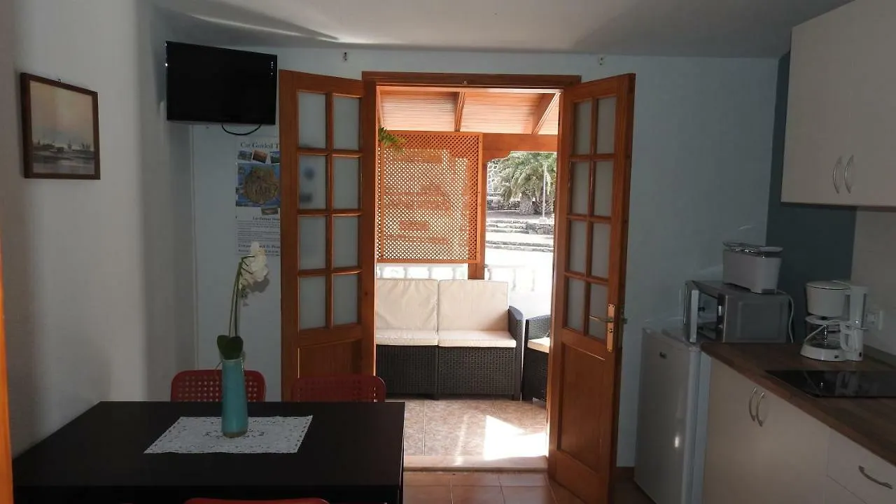 La Palmera1 Casa Al Primer Piso Con 2 Dormitorios - Two Bedroom House On The First Floor --- La Palmera 2 Casa En Planta Baja Con 1 Dormitorio, One Bedroom House On The Ground Floor Agaete  0*, Agaete (Gran Canaria)